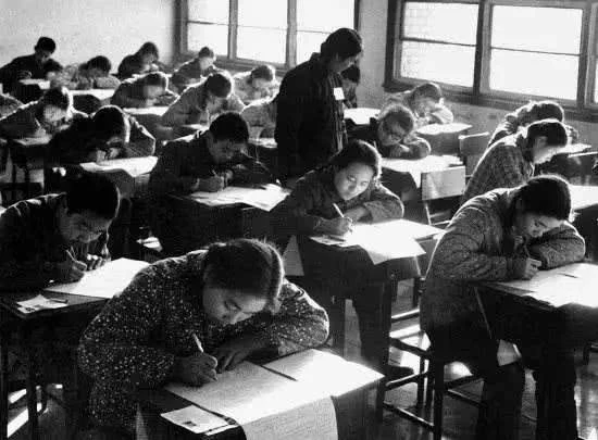 1977年12月10日的高考，是中国历史上唯一的一次冬季高考。.png