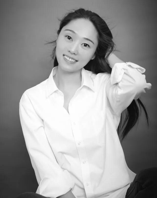 Clara写意（真名：李婧），本科毕业于乐投在线1996级企业管理专业.jpg